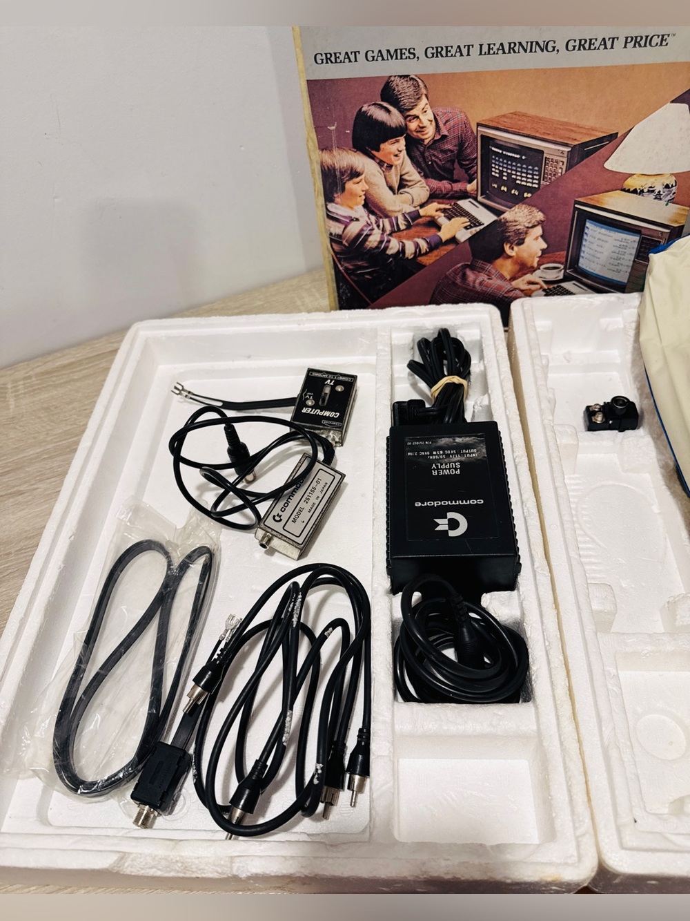 Vintage Commodore VIC-20 Computer System - Tested & Working - In Box w/ Cables - Picture 6 of 17